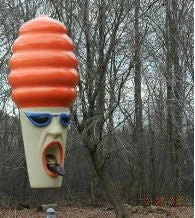 Hot Lips Hilda Stoneware Bird Feeder 3 Hot Lips Hilda Stoneware Bird Feeder - Image 3